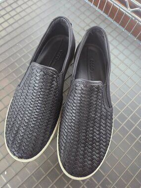 ECCO Soft 7 Woven Stone Black Leather Slip On Sneaker Women’s Size 7